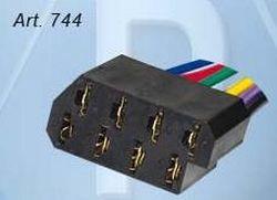 744 - FICHA 8 VIAS TECLA M.BENZ